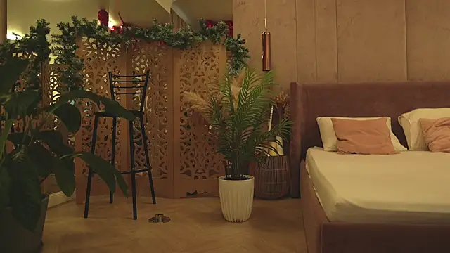 Smiley Mia online show from 03-13-26, 05:03