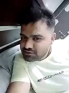 Snapshot of Happyman300 chatting on 09-28-25, 08:47 Happyman300 online show from 09-28-25, 08:47