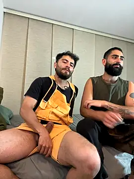 Snapshot of Drogamma chatting on 11-16-25, 11:32 Drogamma online show from 11-16-25, 11:32