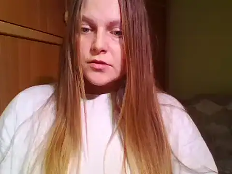 Evasapples online show from 12-22-24, 01:55