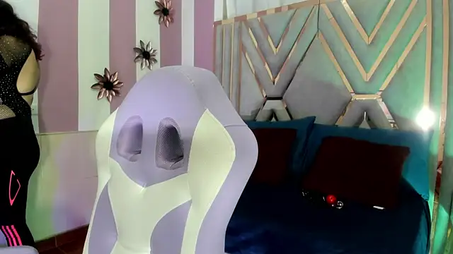 Snapshot of maria_paulac chatting on 12-19-24, 04:56 maria paulac online show from 12-19-24, 04:56