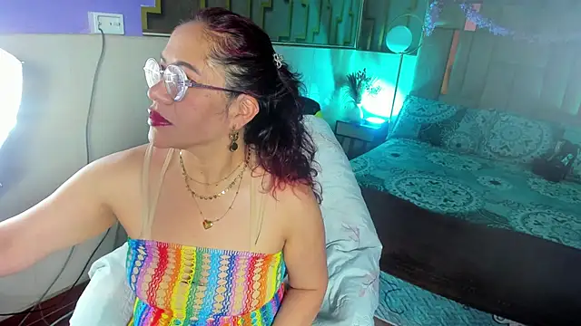 Snapshot of maria_paulac chatting on 10-19-25, 05:08 maria paulac online show from 10-19-25, 05:08