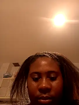 Snapshot of KennyBigWoman chatting on 09-17-25, 08:32 KennyBigWoman online show from 09-17-25, 08:32