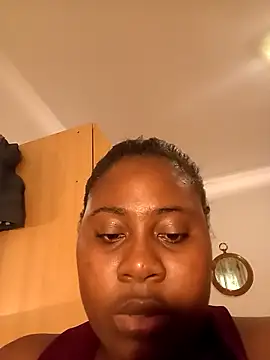 Snapshot of KennyBigWoman chatting on 11-04-25, 10:03 KennyBigWoman online show from 11-04-25, 10:03