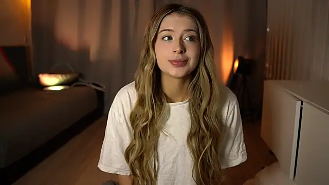 elisa moon online show from 12-04-24, 03:21