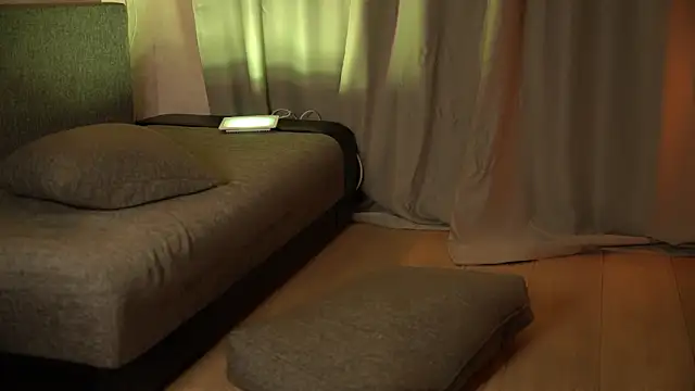 elisa moon online show from 12-05-24, 06:11