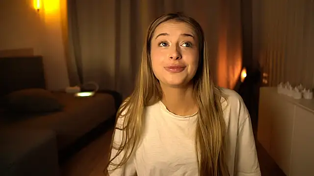 elisa moon online show from 12-13-24, 03:43