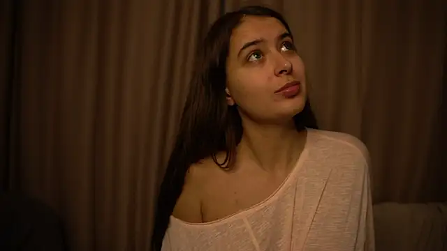 Snapshot of elisa_moon chatting on 11-28-25, 11:57 elisa moon online show from 11-28-25, 11:57