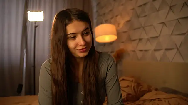 Snapshot of elisa_moon chatting on 02-17-26, 10:01 elisa moon online show from 02-17-26, 10:01