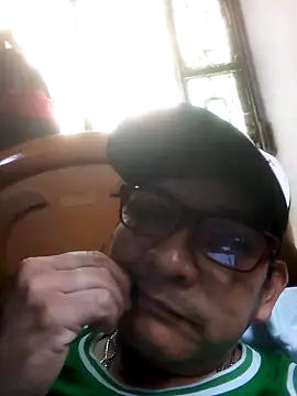 Snapshot of ardiente47 chatting on 10-20-25, 10:32 ardiente47 online show from 10-20-25, 10:32