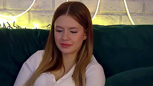 MilanaBalmain online show from 03-22-25, 07:36