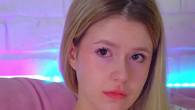 MilanaBalmain online show from 03-14-26, 04:51