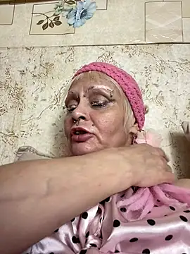 Snapshot of Gardener_of_Illusions chatting on 03-18-25, 12:49 Gardener of Illusions online show from 03-18-25, 12:49