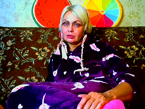 Snapshot of Gardener_of_Illusions chatting on 09-29-25, 02:55 Gardener of Illusions online show from 09-29-25, 02:55