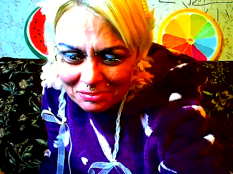 Snapshot of Gardener_of_Illusions chatting on 10-19-25, 08:37 Gardener of Illusions online show from 10-19-25, 08:37