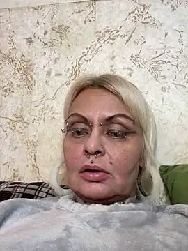 Snapshot of Gardener_of_Illusions chatting on 10-22-25, 03:07 Gardener of Illusions online show from 10-22-25, 03:07