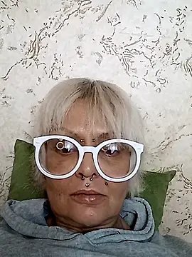 Snapshot of Gardener_of_Illusions chatting on 10-30-25, 10:06 Gardener of Illusions online show from 10-30-25, 10:06