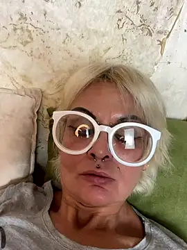 Snapshot of Gardener_of_Illusions chatting on 10-30-25, 10:10 Gardener of Illusions online show from 10-30-25, 10:10