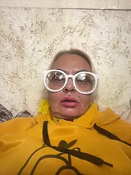 Snapshot of Gardener_of_Illusions chatting on 11-18-25, 03:34 Gardener of Illusions online show from 11-18-25, 03:34