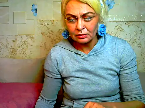 Snapshot of Gardener_of_Illusions chatting on 11-29-25, 09:29 Gardener of Illusions online show from 11-29-25, 09:29