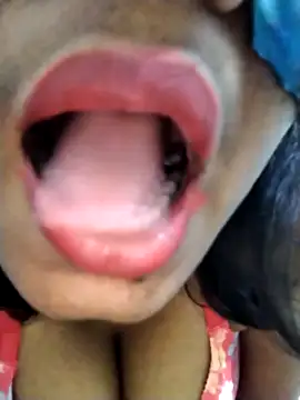 Snapshot of Zaraangle chatting on 02-21-26, 07:04 Zaraangle online show from 02-21-26, 07:04