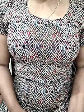 Snapshot of Tapur- chatting on 10-08-25, 03:15 Tapur- online show from 10-08-25, 03:15