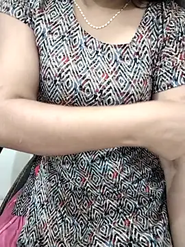 Snapshot of Tapur- chatting on 10-11-25, 07:07 Tapur- online show from 10-11-25, 07:07