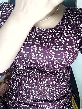 Snapshot of Tapur- chatting on 10-15-25, 02:50 Tapur- online show from 10-15-25, 02:50