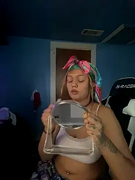 Snapshot of y0urlilgf chatting on 12-04-24, 06:39 y0urlilgf online show from 12-04-24, 06:39