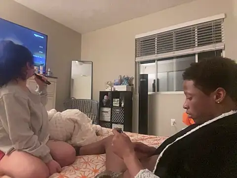 Snapshot of megstarzxxx chatting on 12-27-24, 02:04 megstarzxxx online show from 12-27-24, 02:04