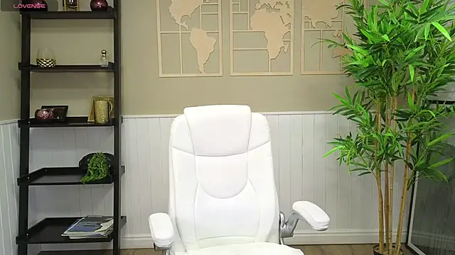 LadyLeea online show from 01-25-25, 05:29