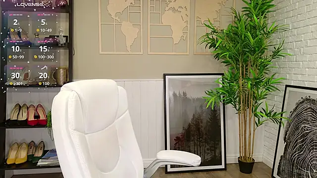 LadyLeea online show from 09-25-25, 05:33