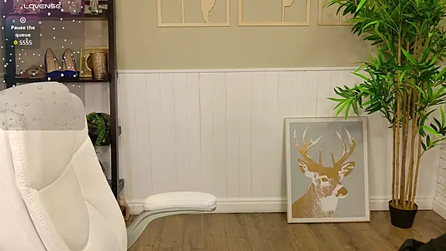 LadyLeea online show from 10-25-25, 04:09