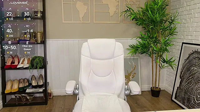 LadyLeea online show from 11-27-25, 04:36