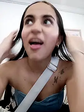 Mia Fischer online show from 10-11-25, 07:12