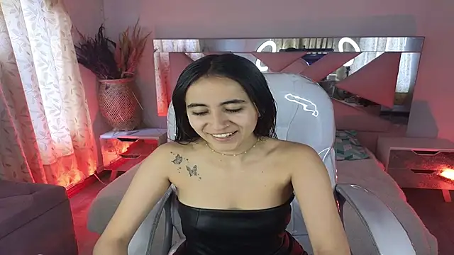 Mia Fischer online show from 12-14-25, 04:56