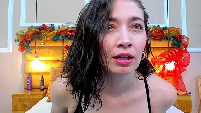 Snapshot of adarussell chatting on 01-05-25, 02:08 adarussell online show from 01-05-25, 02:08