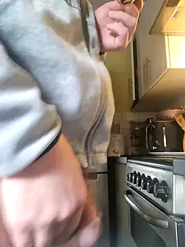 Snapshot of Polish41 chatting on 01-17-26, 02:33 Polish41 online show from 01-17-26, 02:33