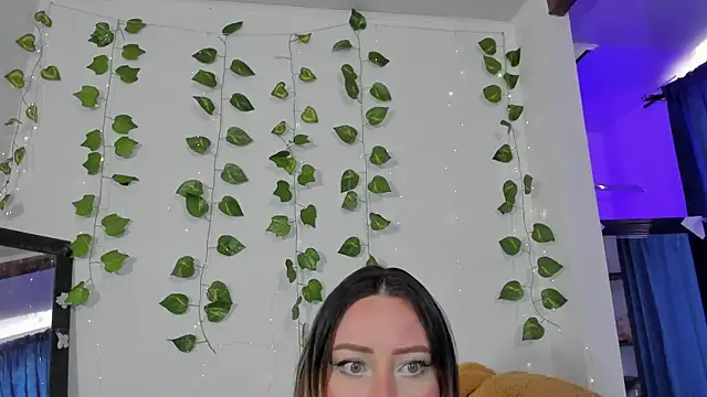 JanneKim online show from 10-28-25, 03:04