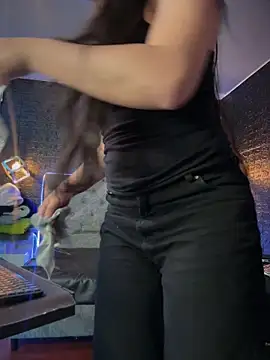 Paloma  LS online show from 11-13-25, 04:06