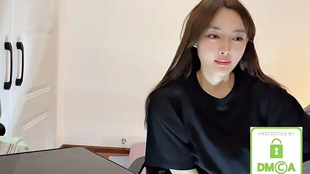 SarahYang online show from 05-15-26, 06:20