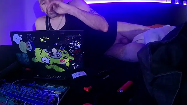 Snapshot of smokee_parT903 chatting on 02-14-25, 12:03 smokee parT903 online show from 02-14-25, 12:03