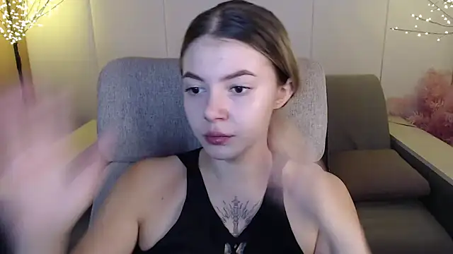 Snapshot of Ritaneer chatting on 03-18-25, 09:09 Ritaneer online show from 03-18-25, 09:09