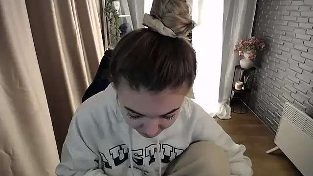 Snapshot of Ritaneer chatting on 10-04-25, 08:45 Ritaneer online show from 10-04-25, 08:45