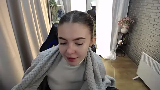 Snapshot of Ritaneer chatting on 10-15-25, 08:14 Ritaneer online show from 10-15-25, 08:14