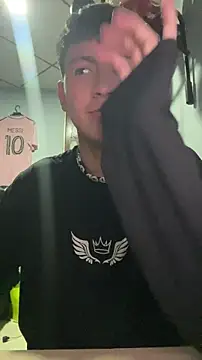 Snapshot of Stiven_017 chatting on 03-04-26, 04:29 Stiven 017 online show from 03-04-26, 04:29