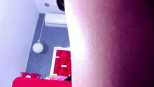 Snapshot of Little_Helen chatting on 12-10-24, 04:17 Little Helen online show from 12-10-24, 04:17