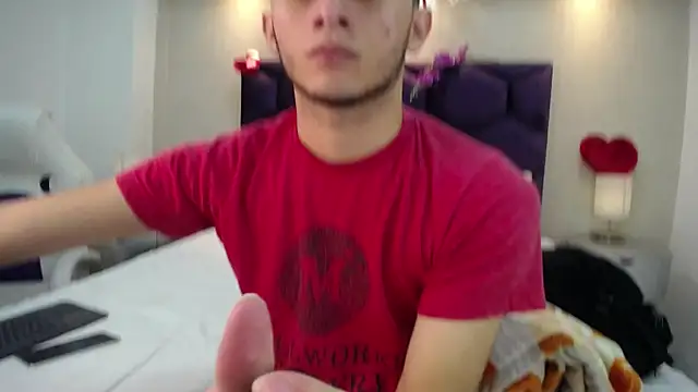 Snapshot of MrWilliseo chatting on 02-12-25, 07:35 MrWilliseo online show from 02-12-25, 07:35