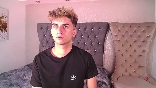 Snapshot of MrWilliseo chatting on 09-26-25, 02:26 MrWilliseo online show from 09-26-25, 02:26