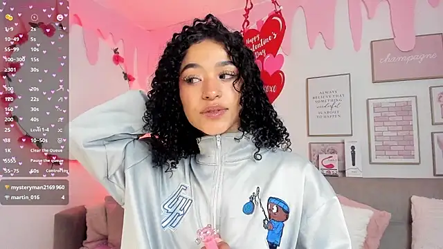 Crystal Dluna online show from 02-19-25, 06:32